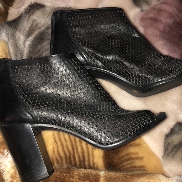 Kenneth Cole Peep Toe Booties 7.5 - Picture 4 of 8